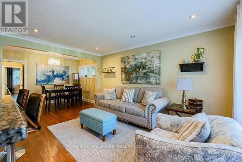 5 East Haven Drive, Toronto, ON - Indoor Photo Showing Living Room