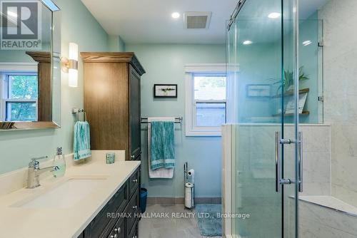 5 East Haven Drive, Toronto, ON - Indoor Photo Showing Bathroom