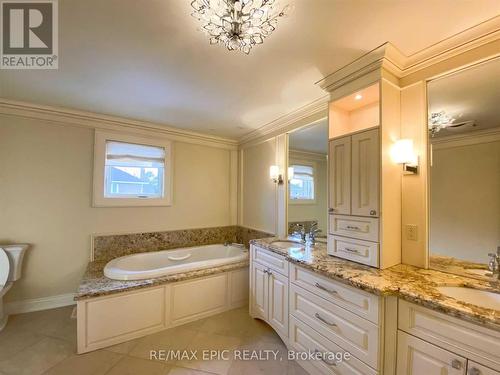 91 Brookshire Circle, Markham, ON - Indoor Photo Showing Bathroom