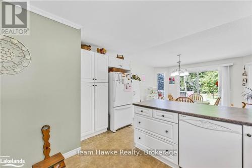 9 Ventnor Crescent, Wasaga Beach, ON - Indoor Photo Showing Kitchen