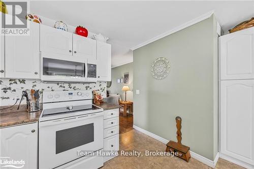 9 Ventnor Crescent, Wasaga Beach, ON - Indoor Photo Showing Kitchen