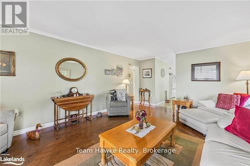 9 Ventnor Crescent, Wasaga Beach, ON - Indoor Photo Showing Living Room