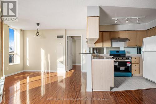 802 - 1150 Parkwest Place, Mississauga, ON - Indoor Photo Showing Kitchen