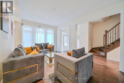 249 Inspire Boulevard, Brampton, ON - Indoor Photo Showing Living Room