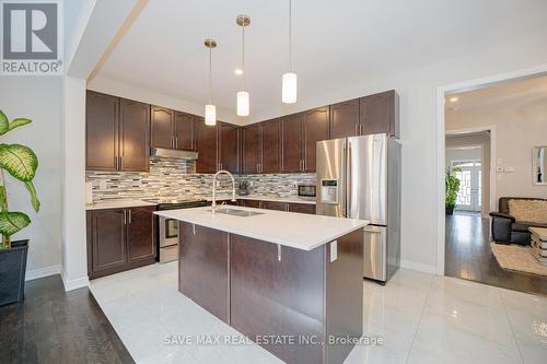 15 Manzanita Crescent, Brampton, ON - Indoor Photo Showing Kitchen With Double Sink With Upgraded Kitchen