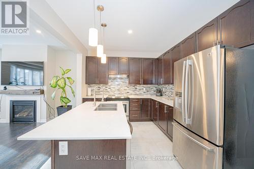 15 Manzanita Crescent, Brampton, ON - Indoor Photo Showing Kitchen With Double Sink With Upgraded Kitchen