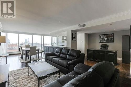 1204 - 30 Wellington Street E, Toronto, ON - Indoor Photo Showing Living Room