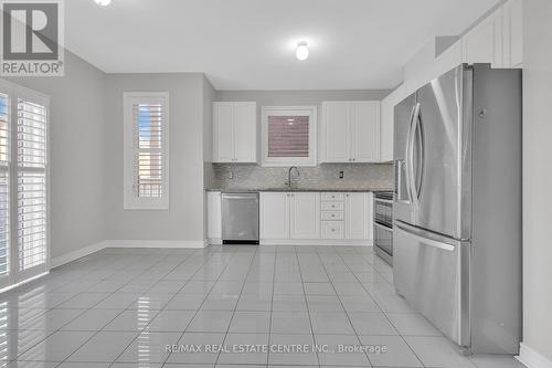 466 Cedric Terrace, Milton, ON - Indoor Photo Showing Kitchen