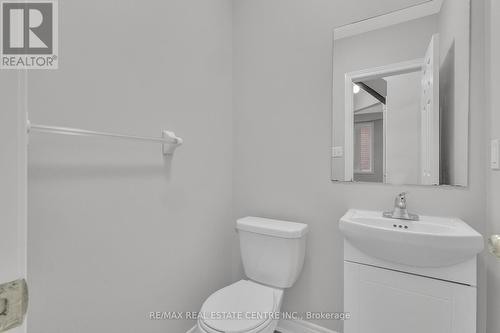 466 Cedric Terrace, Milton, ON - Indoor Photo Showing Bathroom