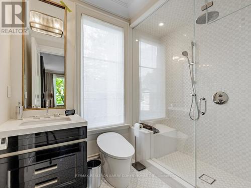 100 Ardwold Gate, Toronto, ON - Indoor Photo Showing Bathroom