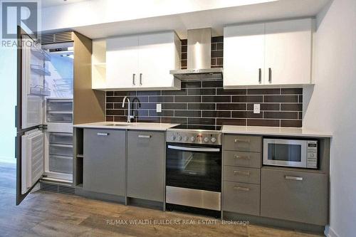 1513 - 125 Redpath Avenue, Toronto, ON - Indoor Photo Showing Kitchen