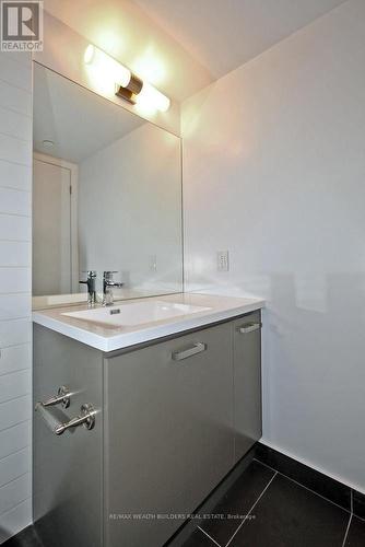 1513 - 125 Redpath Avenue, Toronto, ON - Indoor Photo Showing Bathroom