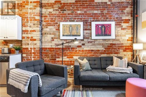 204 - 66 Wellington Street, Stratford, ON -  Photo Showing Living Room