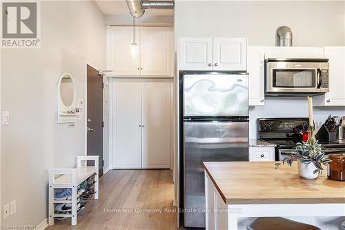 204 - 66 Wellington Street, Stratford, ON - Indoor Photo Showing Kitchen