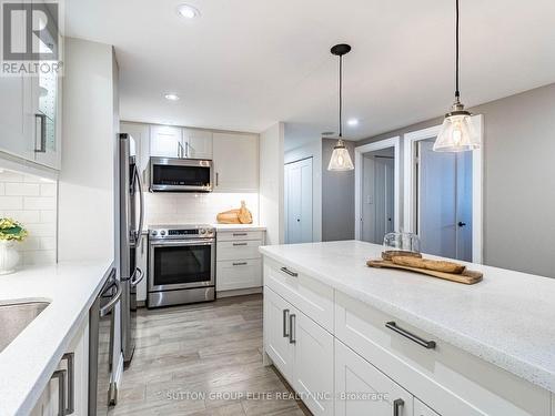 1605 - 820 Burnhamthorpe Road, Toronto, ON - Indoor Photo Showing Kitchen With Stainless Steel Kitchen With Upgraded Kitchen