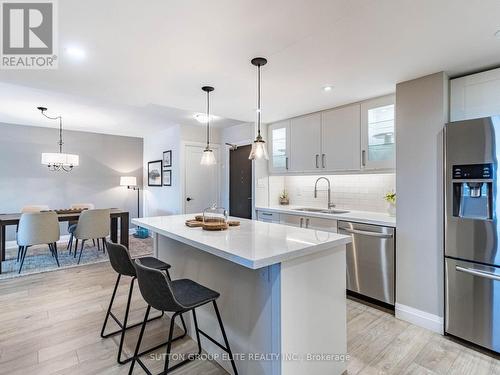 1605 - 820 Burnhamthorpe Road, Toronto, ON - Indoor Photo Showing Kitchen With Stainless Steel Kitchen With Upgraded Kitchen