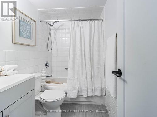 1605 - 820 Burnhamthorpe Road, Toronto, ON - Indoor Photo Showing Bathroom