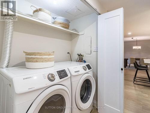 1605 - 820 Burnhamthorpe Road, Toronto, ON - Indoor Photo Showing Laundry Room