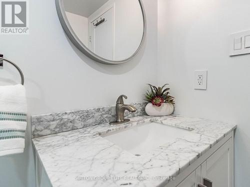 1605 - 820 Burnhamthorpe Road, Toronto, ON - Indoor Photo Showing Bathroom