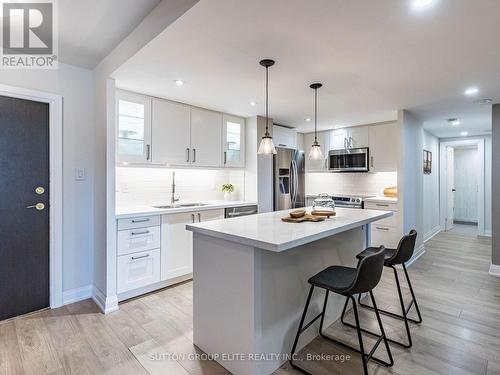 1605 - 820 Burnhamthorpe Road, Toronto, ON - Indoor Photo Showing Kitchen With Stainless Steel Kitchen With Upgraded Kitchen