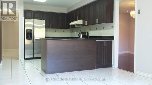 4101 Loyalist Drive, Mississauga, ON - Indoor Photo Showing Kitchen