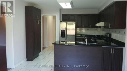 4101 Loyalist Drive, Mississauga, ON - Indoor Photo Showing Kitchen