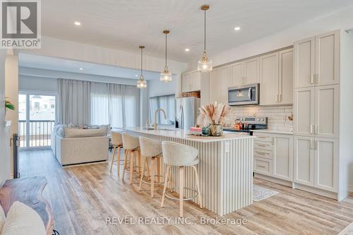 7 - 187 Wilson Street W, Hamilton, ON - Indoor Photo Showing Kitchen With Upgraded Kitchen