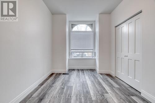 27 Grove Street, Hamilton, ON - Indoor Photo Showing Other Room