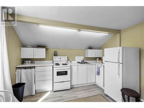 2249 Granite Avenue, Merritt, BC - Indoor Photo Showing Kitchen