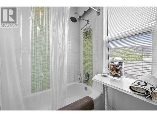 2249 Granite Avenue, Merritt, BC - Indoor Photo Showing Bathroom