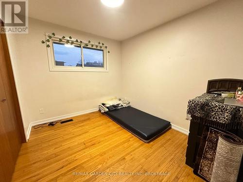 15 Champlain Avenue, Hamilton (Greenford), ON - Indoor Photo Showing Other Room