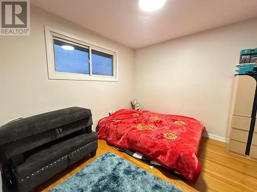 15 Champlain Avenue, Hamilton (Greenford), ON - Indoor Photo Showing Bedroom