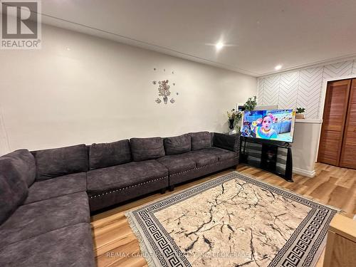 15 Champlain Avenue, Hamilton (Greenford), ON - Indoor Photo Showing Living Room