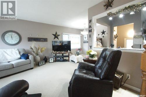 4 Young Crescent, Saskatoon, SK - Indoor Photo Showing Living Room