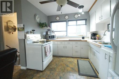 4 Young Crescent, Saskatoon, SK - Indoor Photo Showing Kitchen