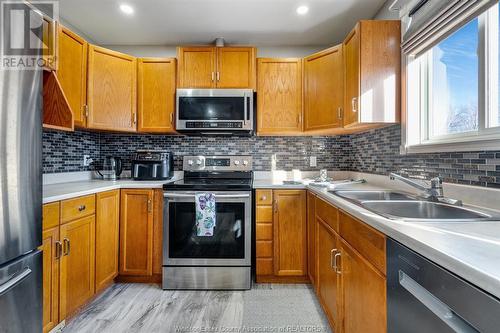 36 Massey Drive, Tilbury, ON - Indoor Photo Showing Kitchen With Double Sink