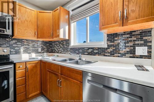 36 Massey Drive, Tilbury, ON - Indoor Photo Showing Kitchen With Double Sink