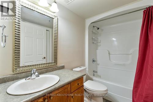 314 - 1490 Bishops Gate, Oakville, ON - Indoor Photo Showing Bathroom