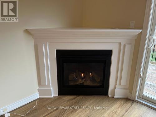 9 - 152 Cross Street E, Haldimand, ON - Indoor Photo Showing Living Room With Fireplace