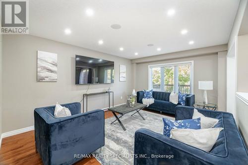 6 - 90 Alderson Drive, Cambridge, ON - Indoor Photo Showing Living Room