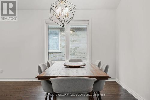 6870 Imperial Court, Niagara Falls, ON - Indoor Photo Showing Dining Room