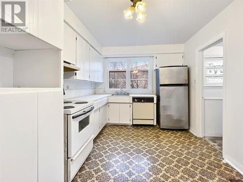 59 Torbay Road, St. John’S, NL - Indoor Photo Showing Kitchen