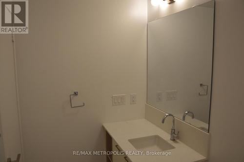 508 - 3005 Pine Glen Road, Oakville, ON - Indoor Photo Showing Bathroom