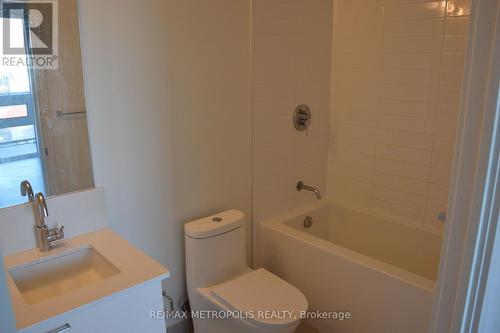 508 - 3005 Pine Glen Road, Oakville, ON - Indoor Photo Showing Bathroom