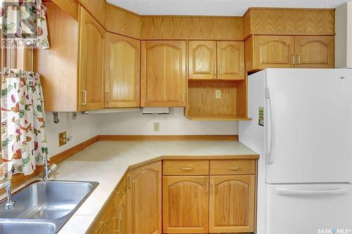 2516 Lindsay Street, Regina, SK - Indoor Photo Showing Kitchen