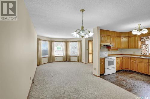 2516 Lindsay Street, Regina, SK - Indoor Photo Showing Kitchen