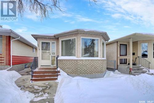 2516 Lindsay Street, Regina, SK - Outdoor With Facade