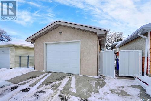 2516 Lindsay Street, Regina, SK - Outdoor With Exterior