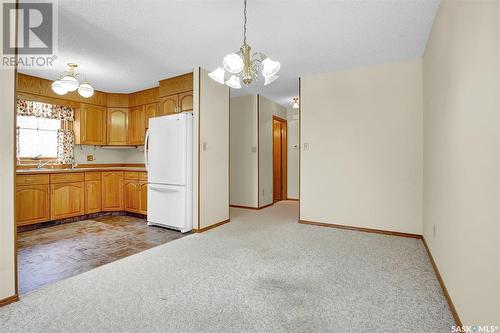 2516 Lindsay Street, Regina, SK - Indoor Photo Showing Kitchen With Double Sink