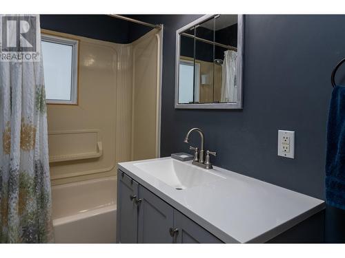 4635 Straume Avenue, Terrace, BC - Indoor Photo Showing Bathroom